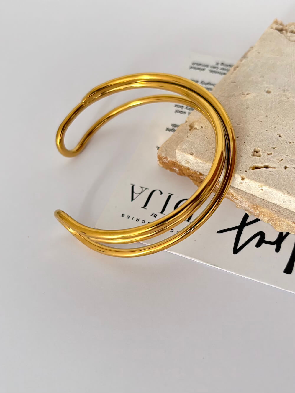 Finesse bangle
