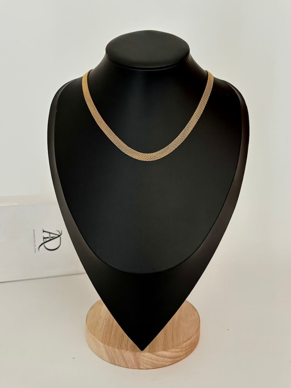 Capet choker