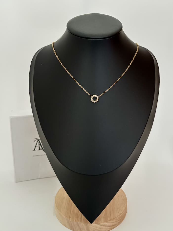 Niyola necklace