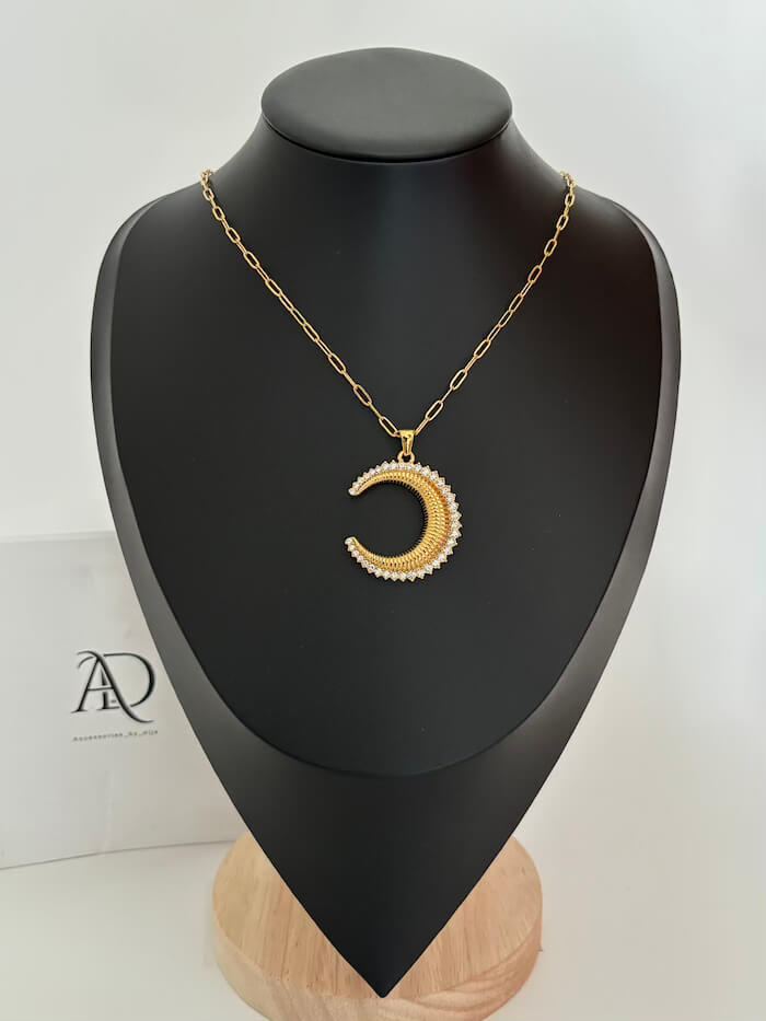 Crescent piece