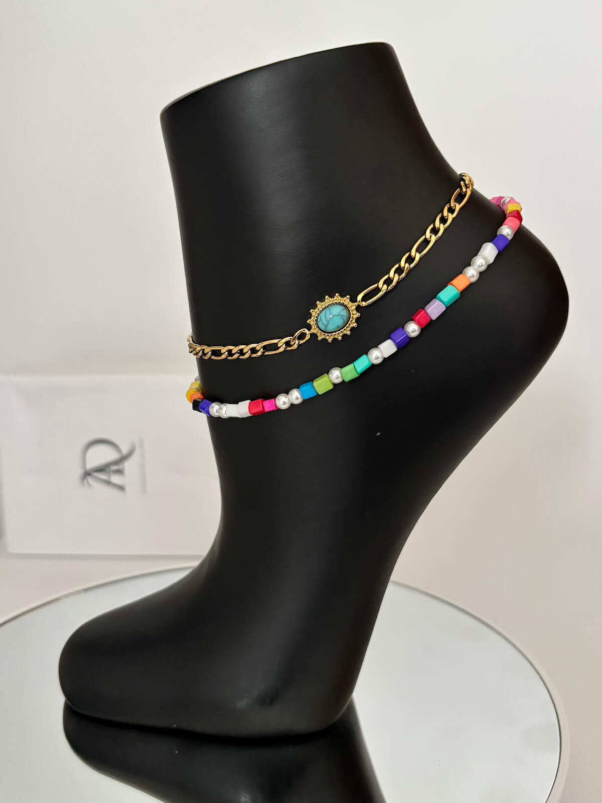 Cat-eye anklet